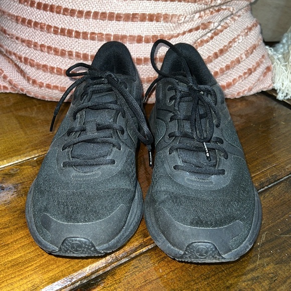 LuLuLemon Black Blissfeel Running Shoes- 7 - Picture 2 of 8